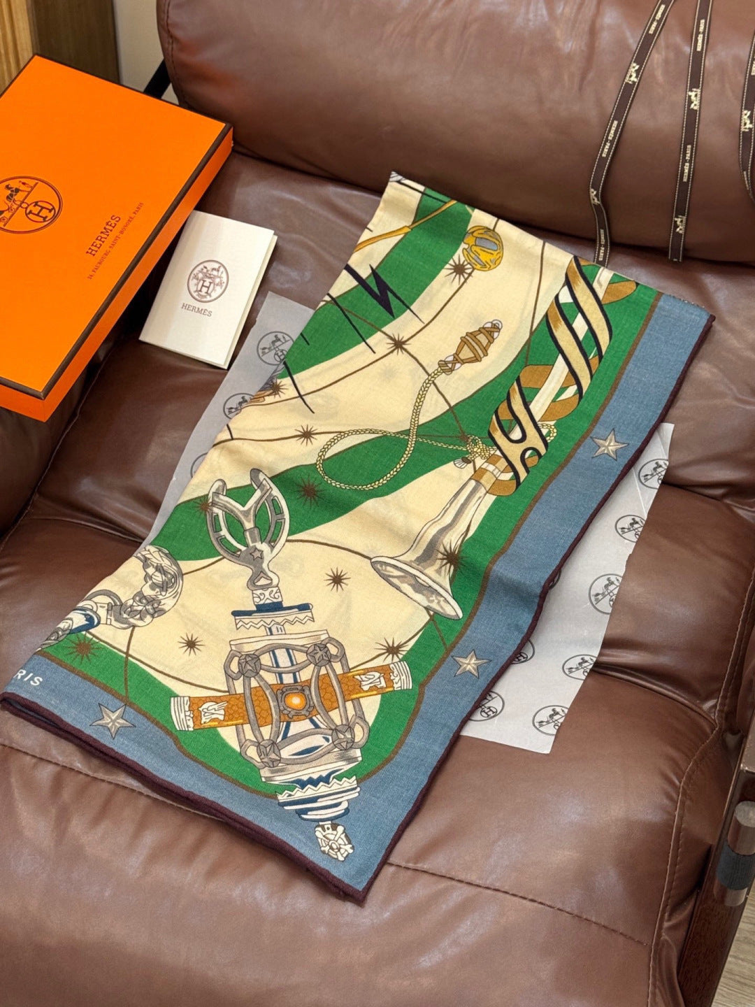 HM Starry Night Chorus Scarf 140cm Green Beige Cashmere 970972