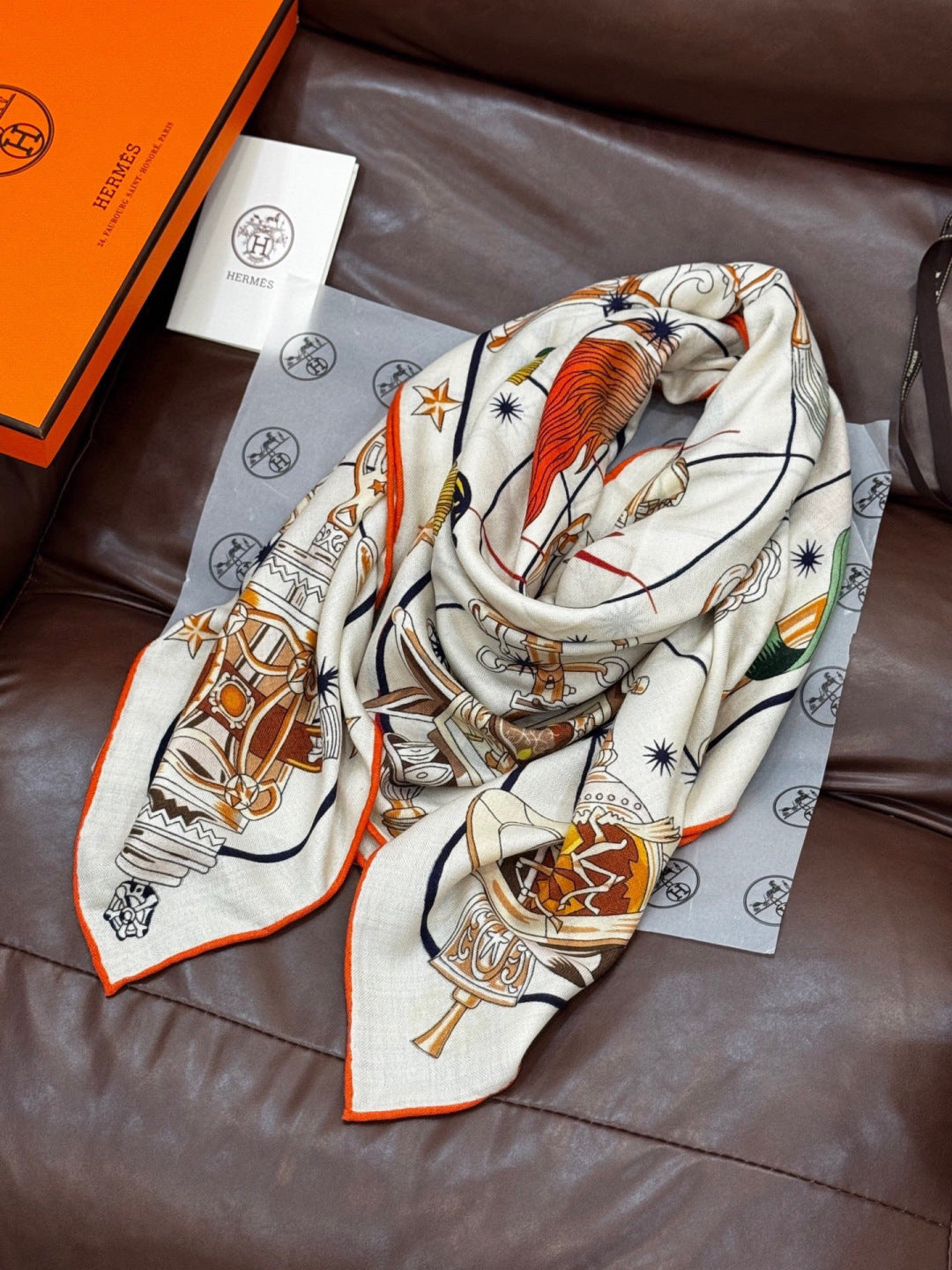 HM Starry Night Chorus Scarf 140cm White Yellow Cashmere 970974