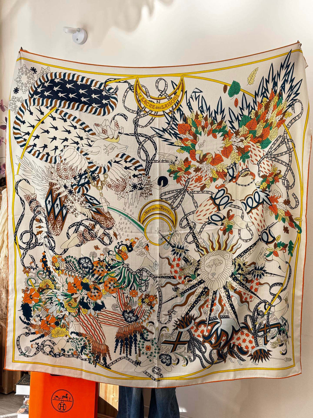 HM 25s The King Scarf 140cm White Blue Colorful Cashmere 973054