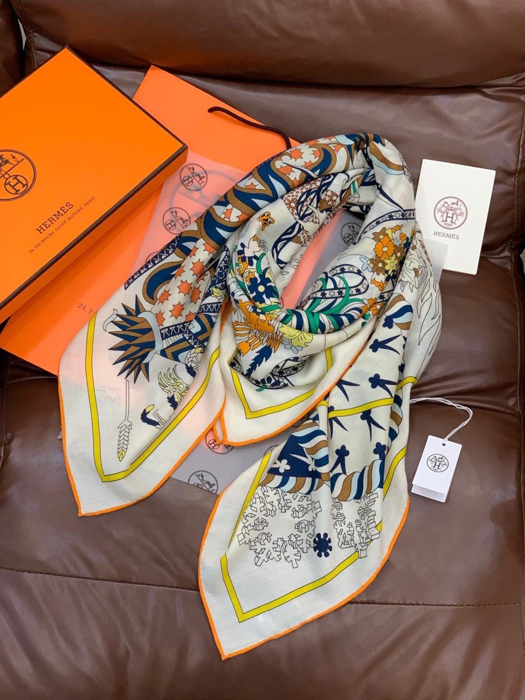 HM 25s The King Scarf 140cm White Blue Colorful Cashmere 973054