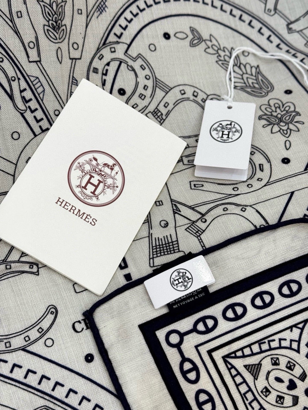 HM 25s Reversible Scarf 140cm White Black Cashmere 976274