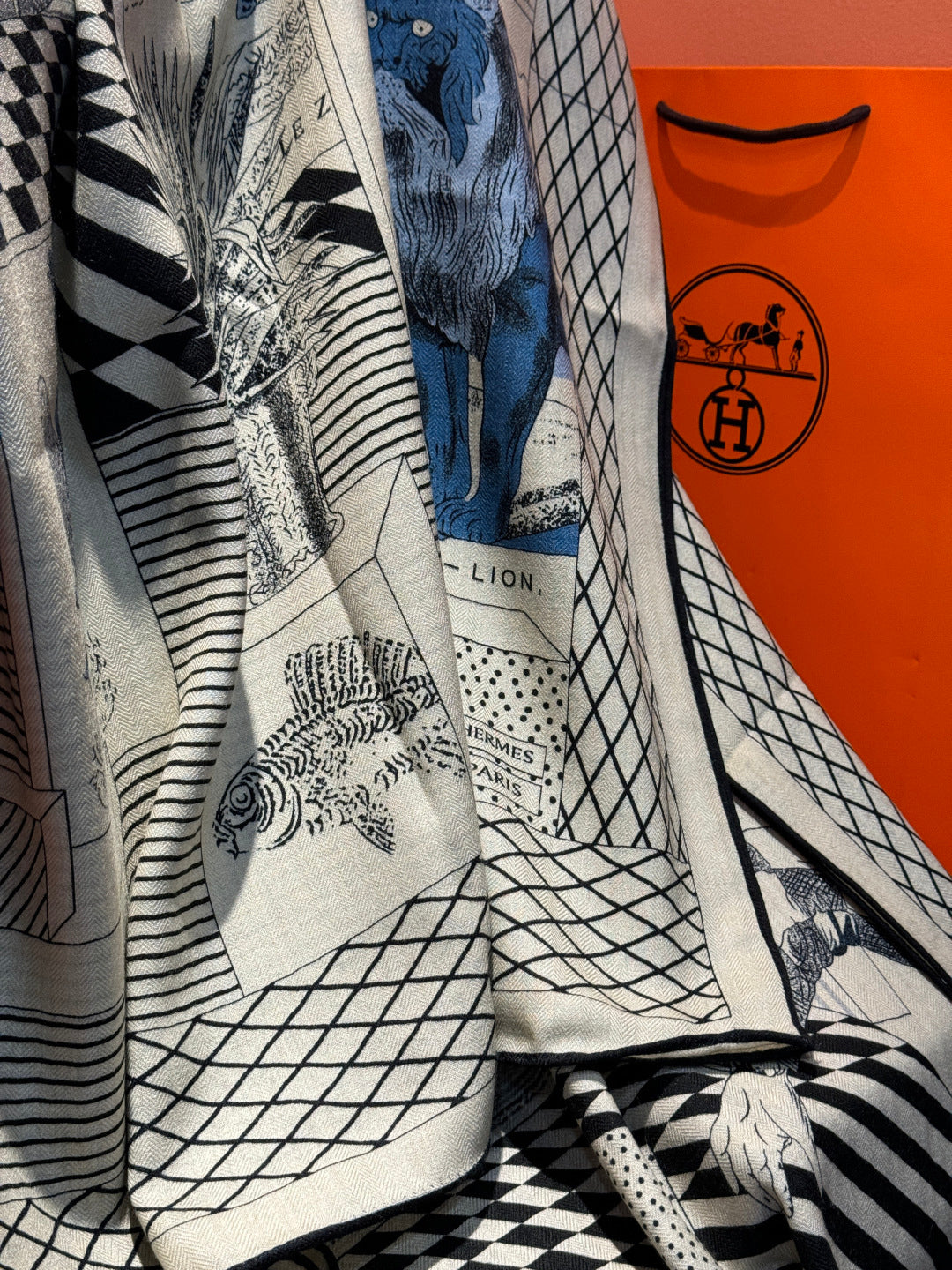 HM 25s Reversible Scarf 140cm Beige Black Cashmere 976278