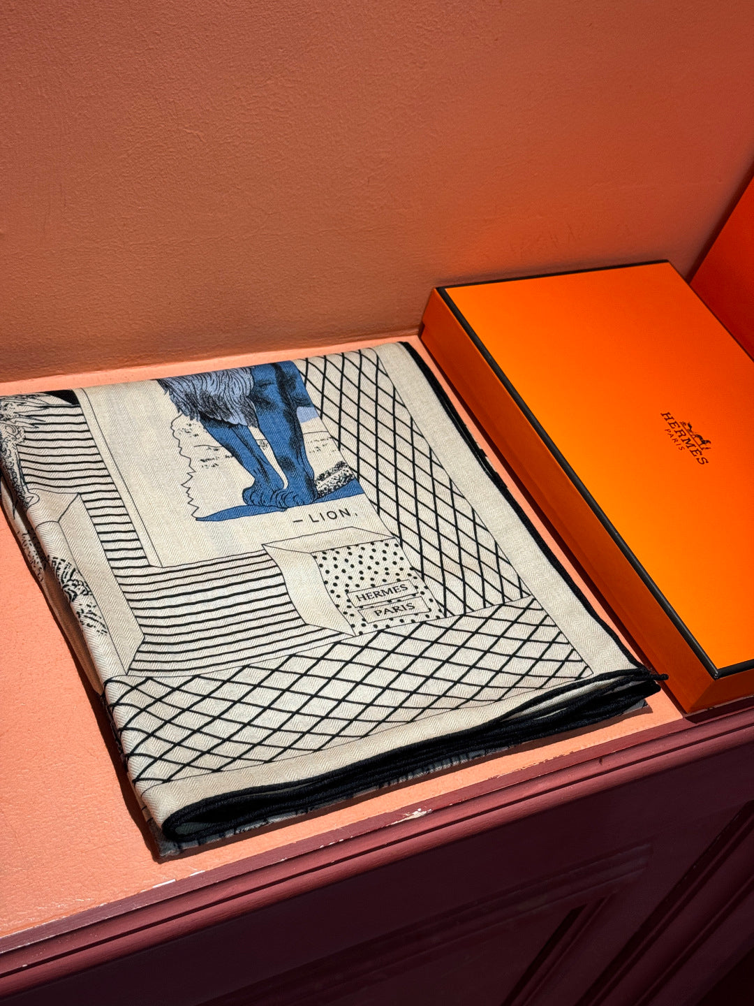 HM 25s Reversible Scarf 140cm Beige Black Cashmere 976278