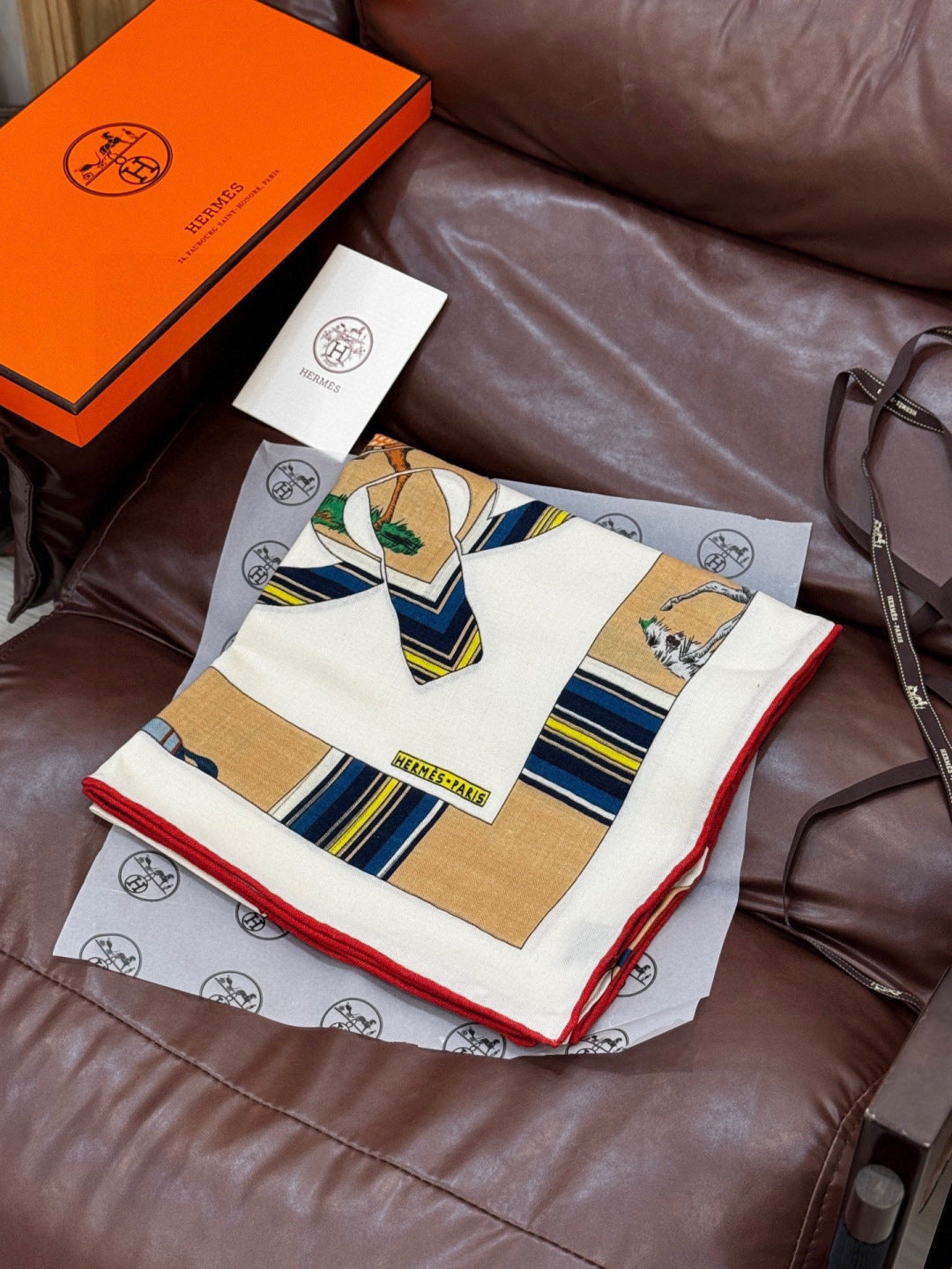 HM 25s Golden Spurs Scarf 140cm White Beige Cashmere 976282