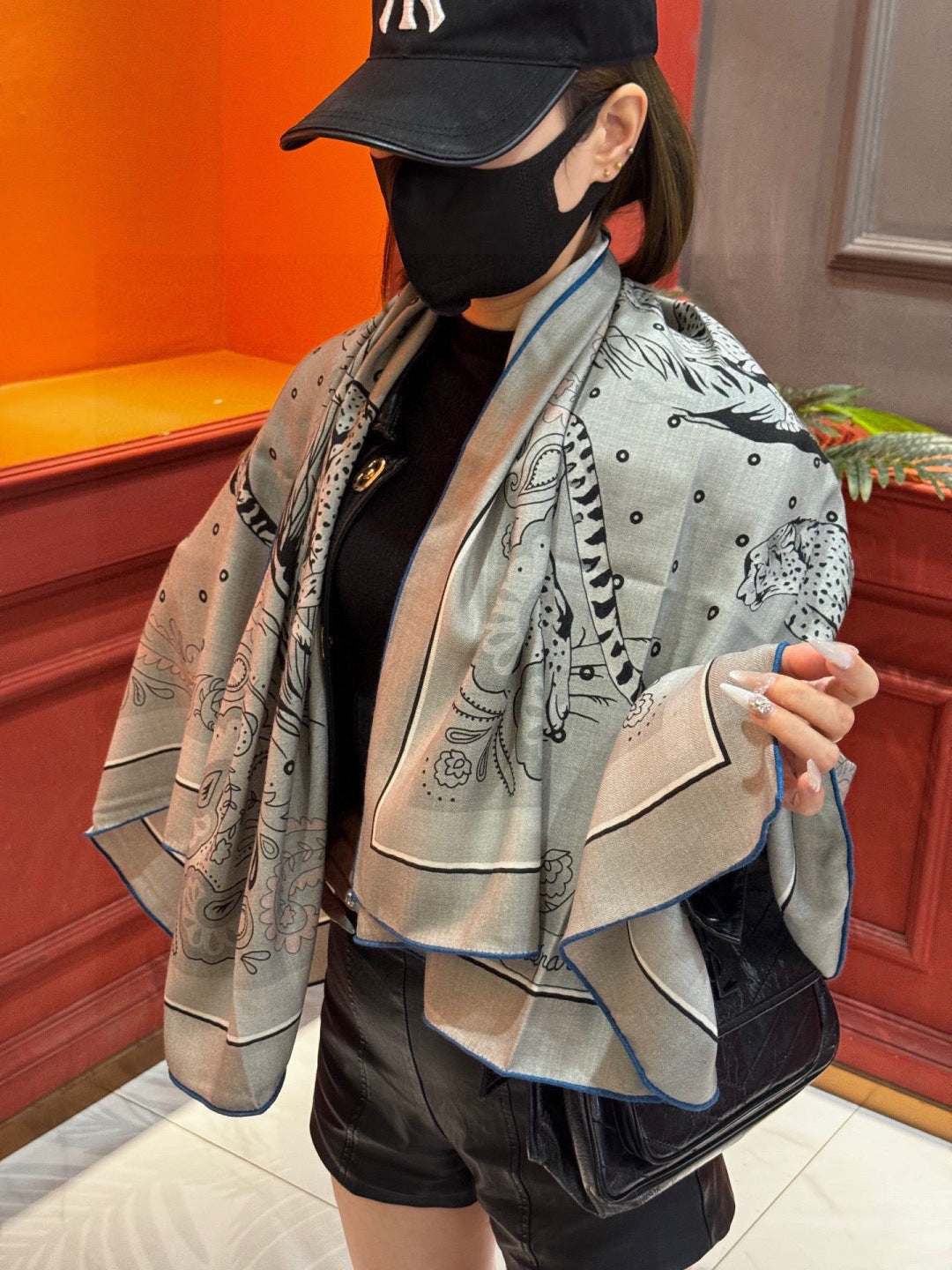 HM 25s Jungle Love Scarf 140cm Gray Cashmere 976285