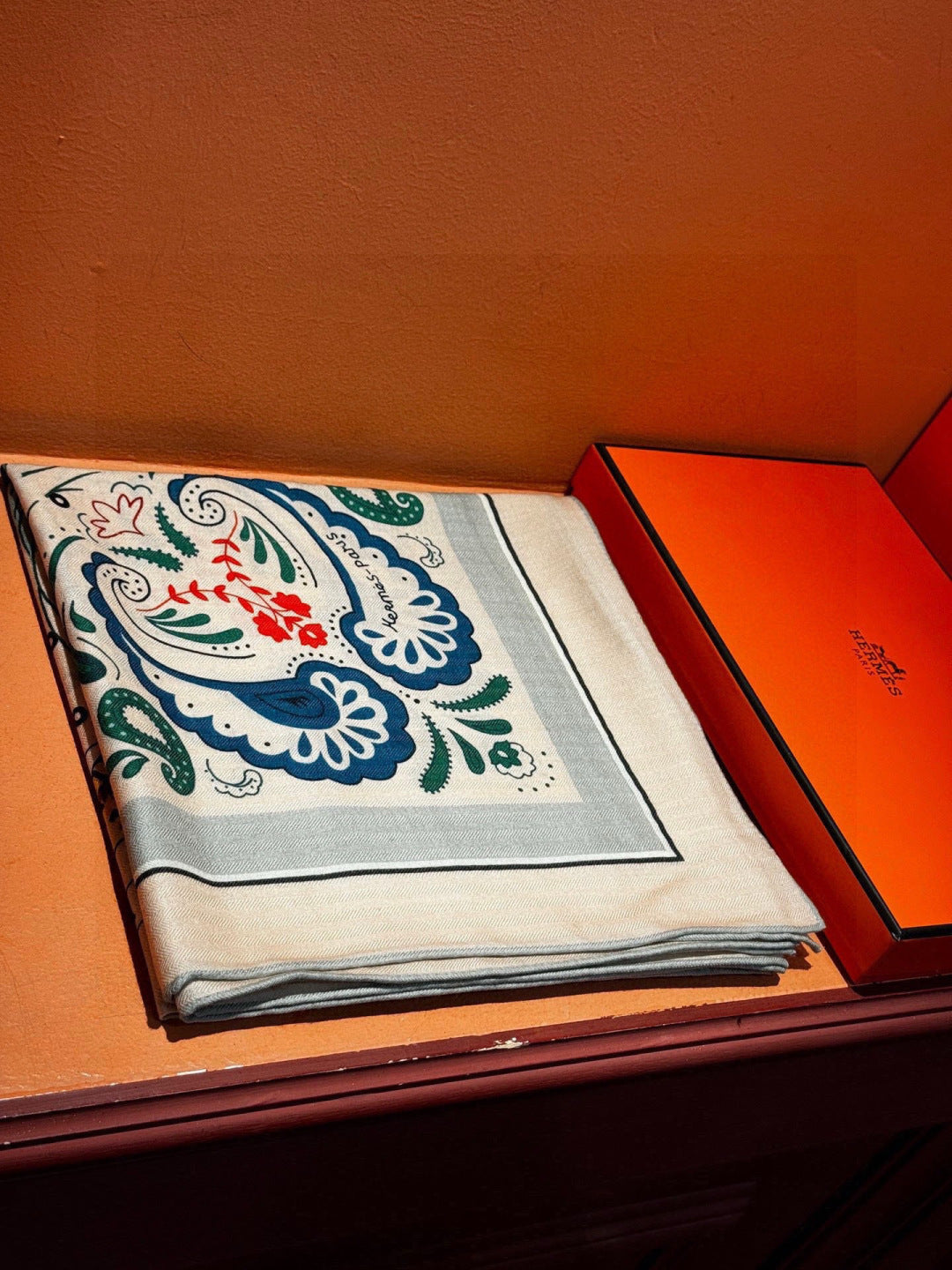 HM 25s Jungle Love Scarf 140cm Beige Blue Cashmere 976288