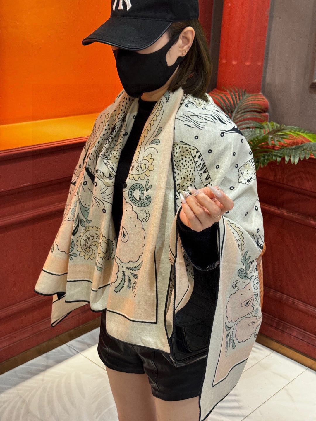 HM 25s Jungle Love Scarf 140cm Beige Black Cashmere 976289