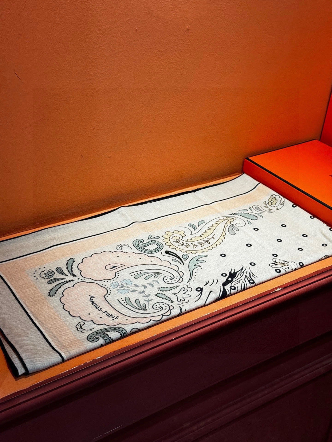 HM 25s Jungle Love Scarf 140cm Beige Black Cashmere 976289