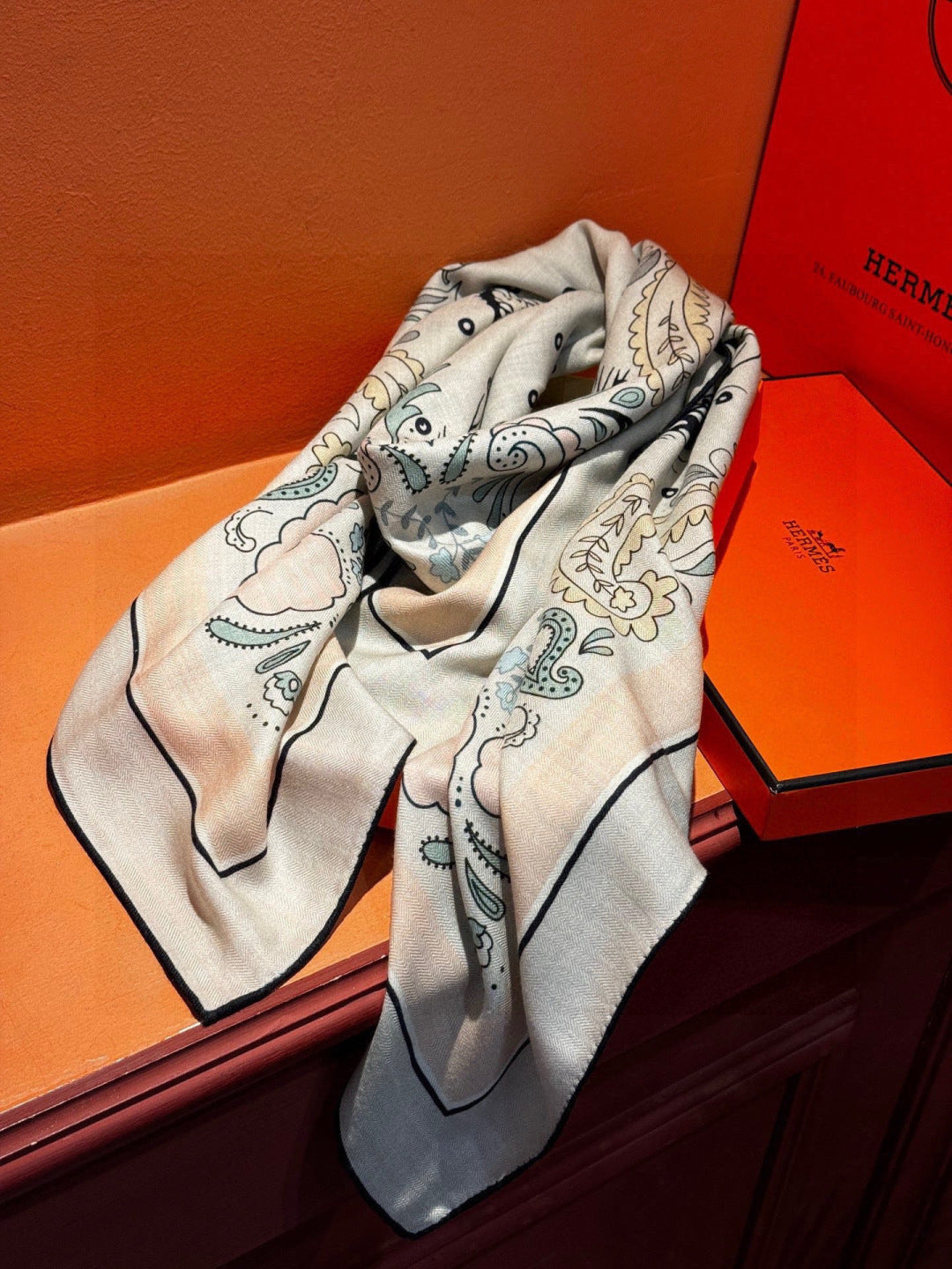 HM 25s Jungle Love Scarf 140cm Beige Black Cashmere 976289