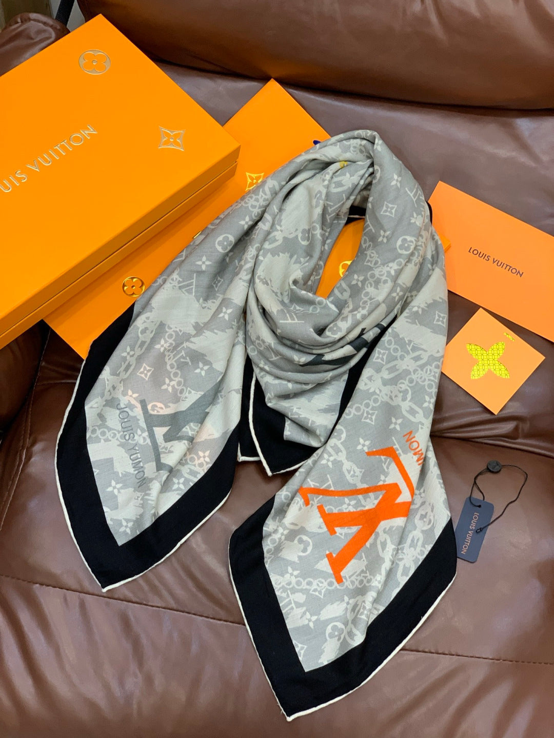 LV Double-Sided Shawl Scarf 140cm Gray Black Silk Cashmere 976739