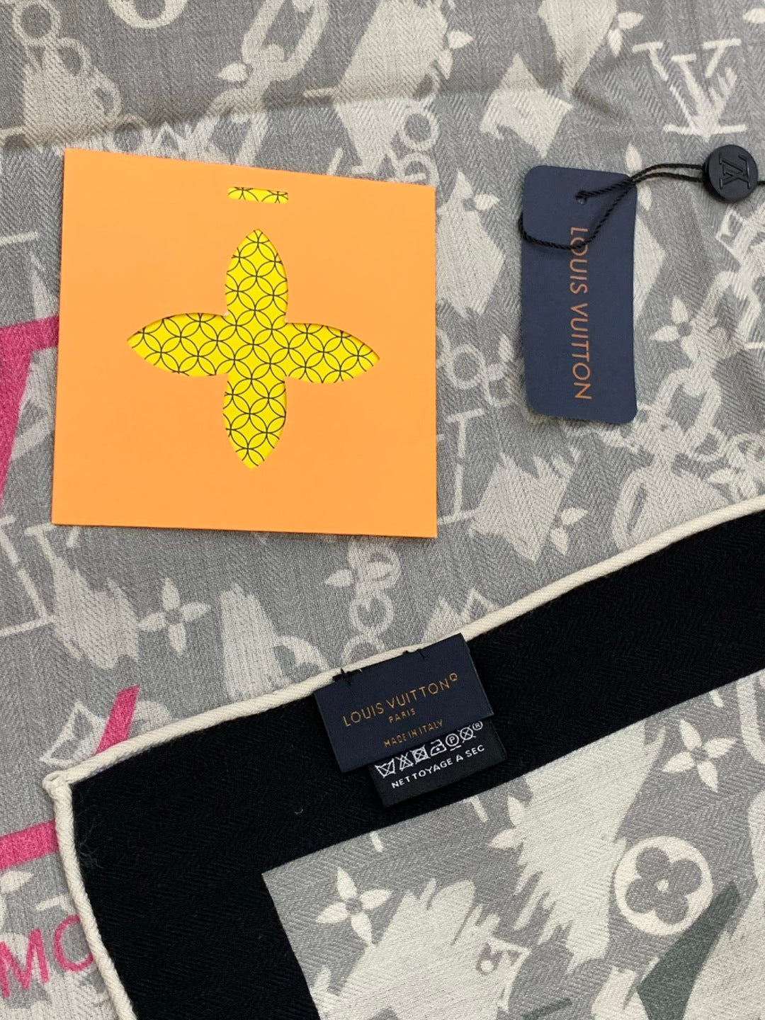 LV Double-Sided Shawl Scarf 140cm Gray Black Silk Cashmere 976739