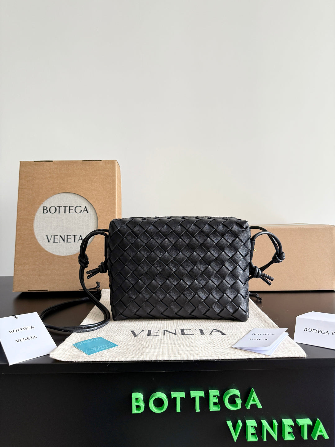 BV Loop 22cm Bag Lambskin 242916