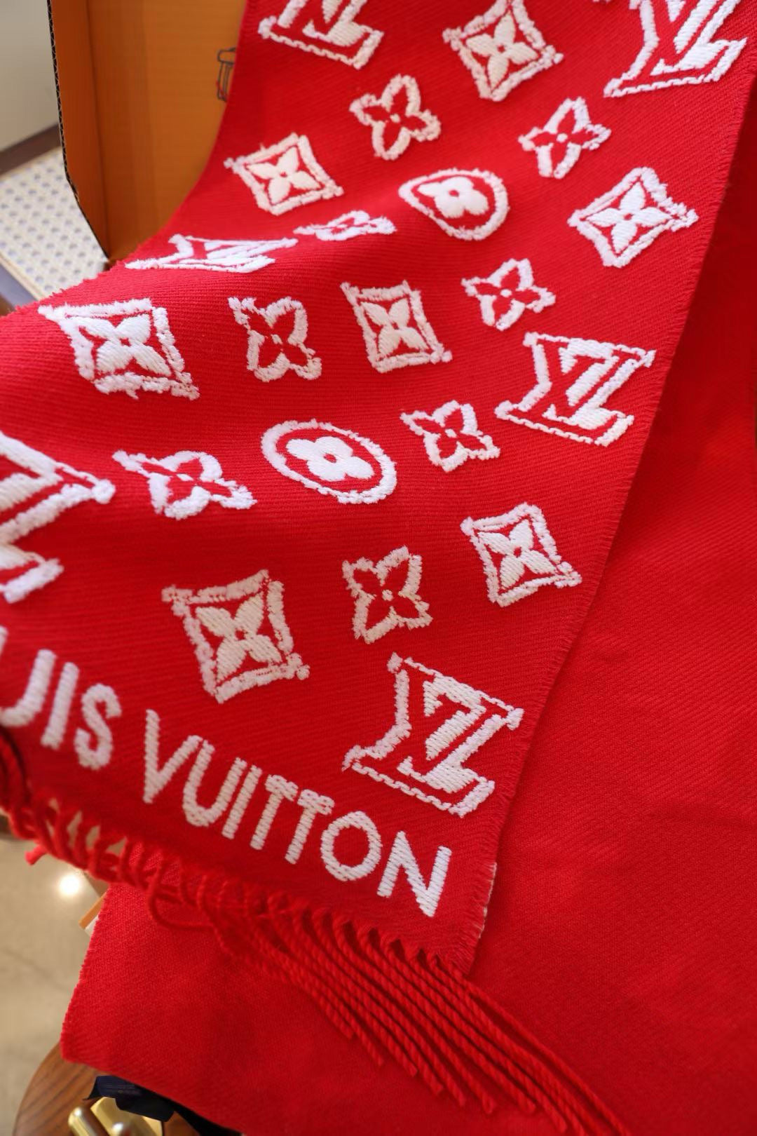 LV 3D Scarf 220cm Red White Cashmere 973418