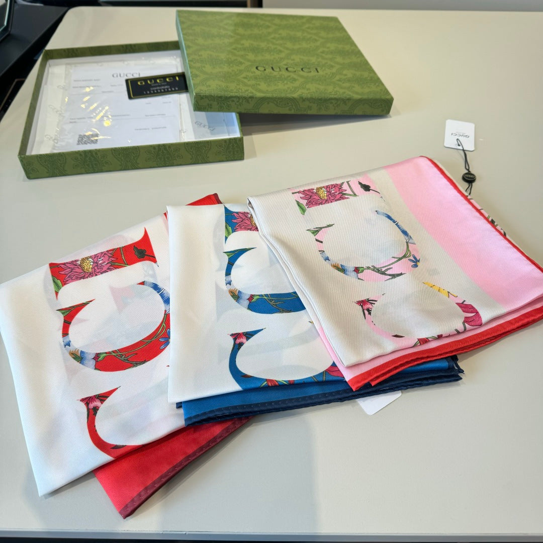GG Signature Floral Scarf 90CM  White Blue Twill Silk 280695