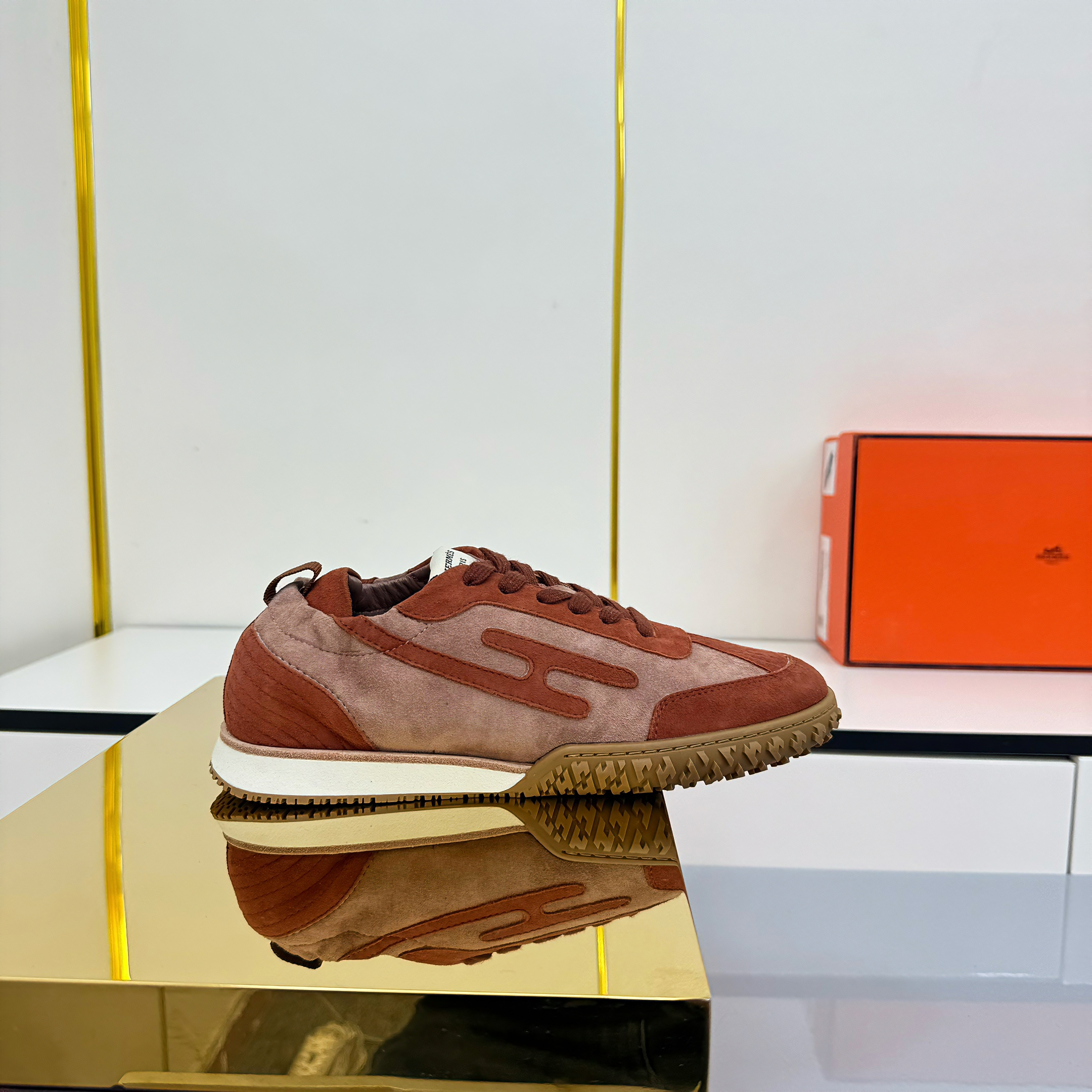 HM 2026 Casual Sneakers Rust Brown Suede 667356