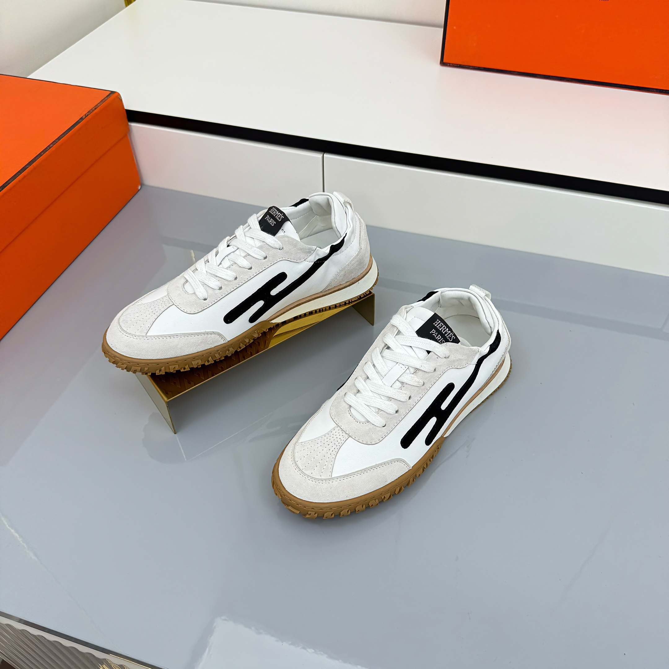 HM 2026 Casual Sneakers Beige White Suede 667357