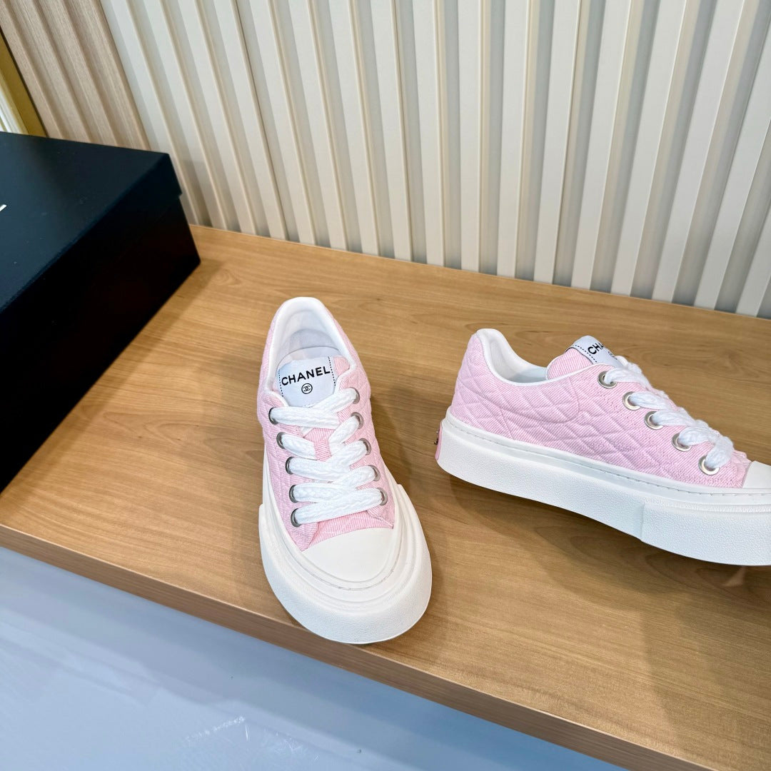 Chanel 2026 Low-Top Sneakers Fabric 986921