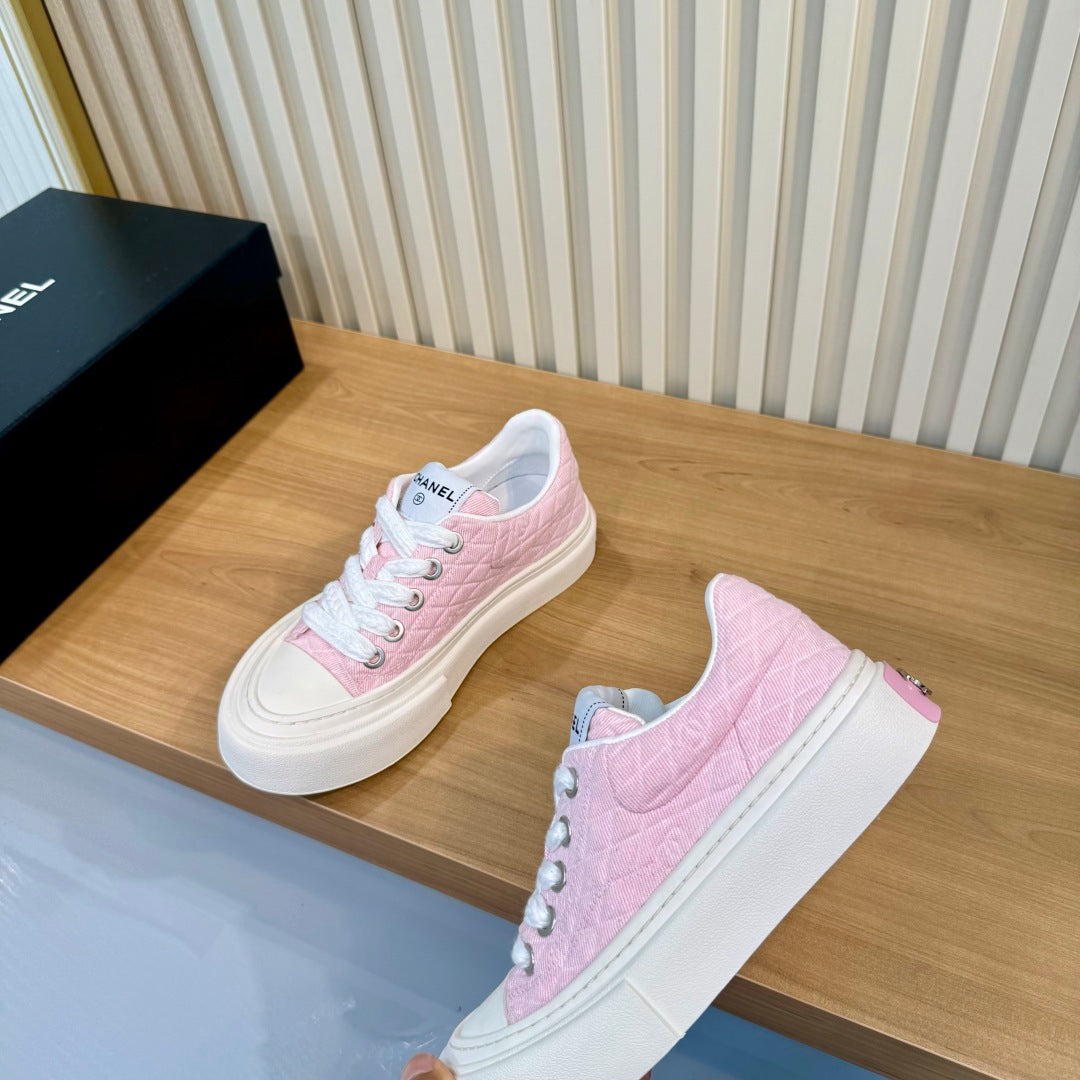 Chanel 2026 Low-Top Sneakers Fabric 986921