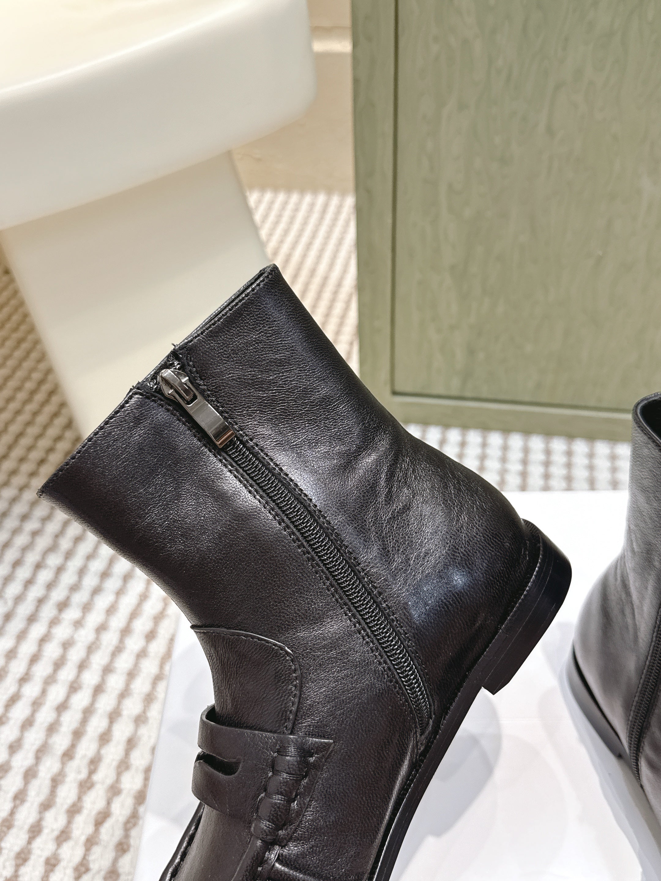 YSL 2025 High-top Loafer Black Calfskin 569419