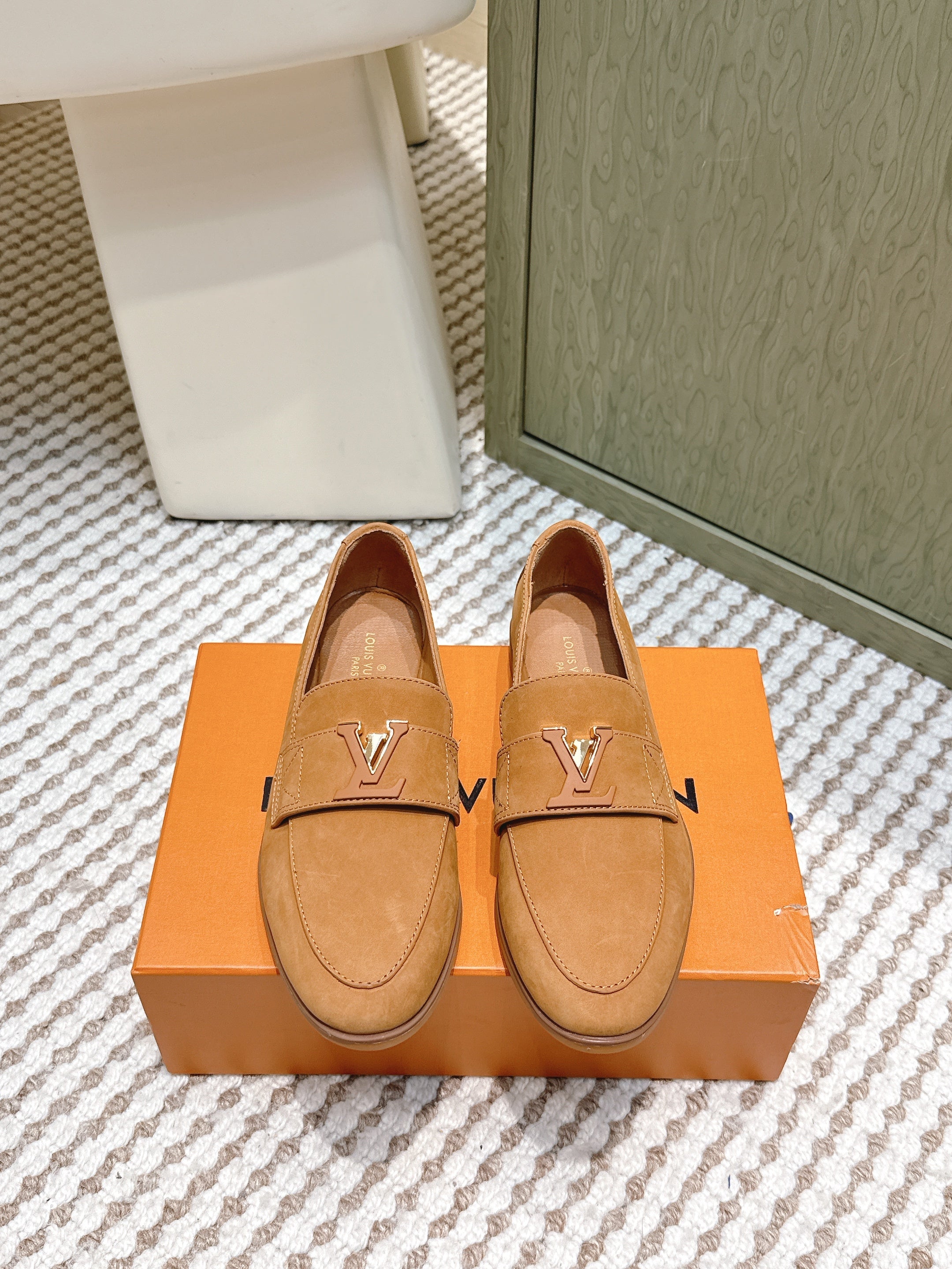 LV 26ss Loafers Camel Brown Suede 657814