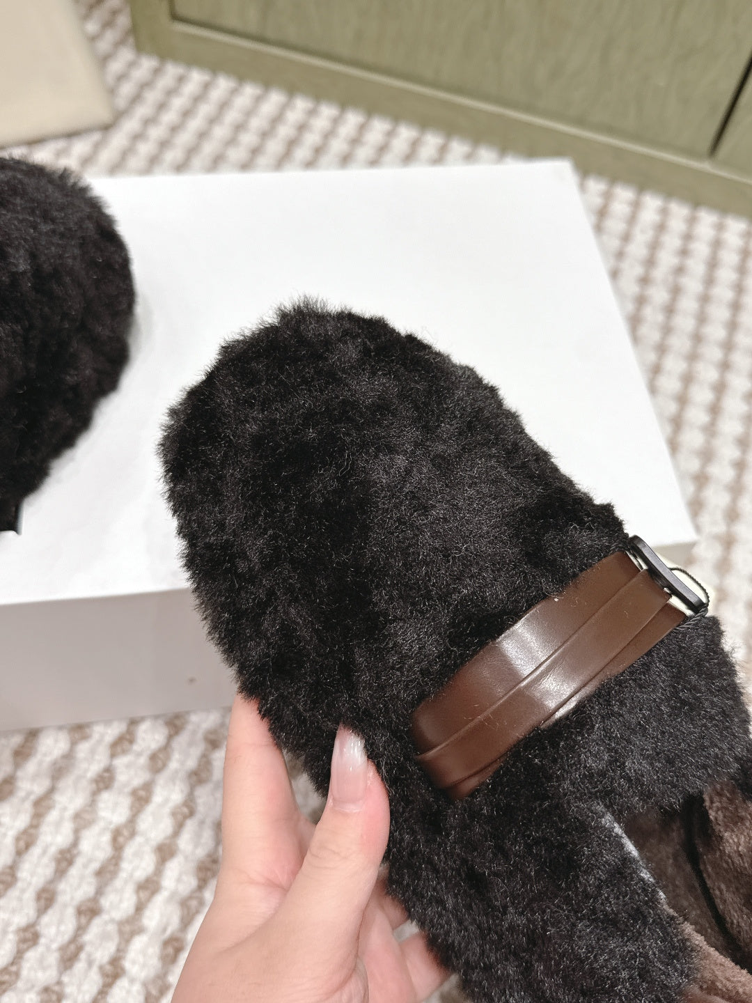 Loewe 2025 Slipper With A Buckle Strap Black Fur Leather 556052