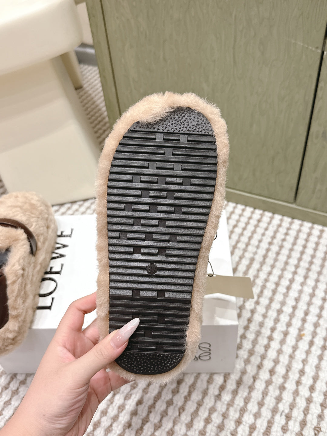 Loewe 2025 Slipper With A Buckle Strap Beige Fur Leather 556053