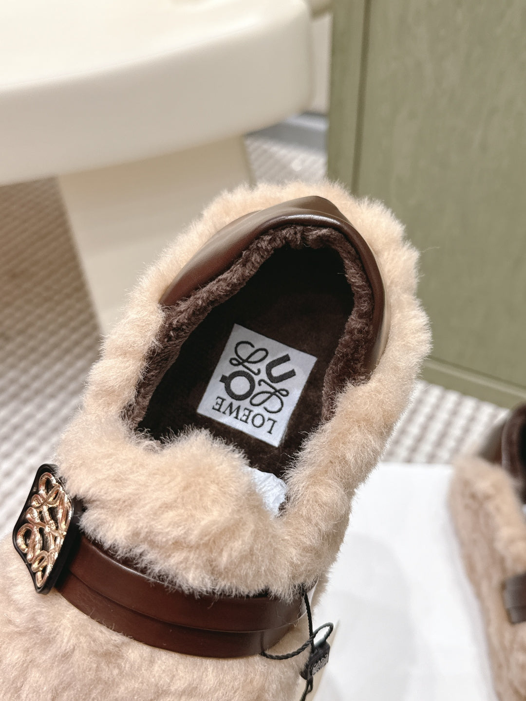 Loewe 2025 Slipper With A Buckle Strap Beige Fur Leather 556053