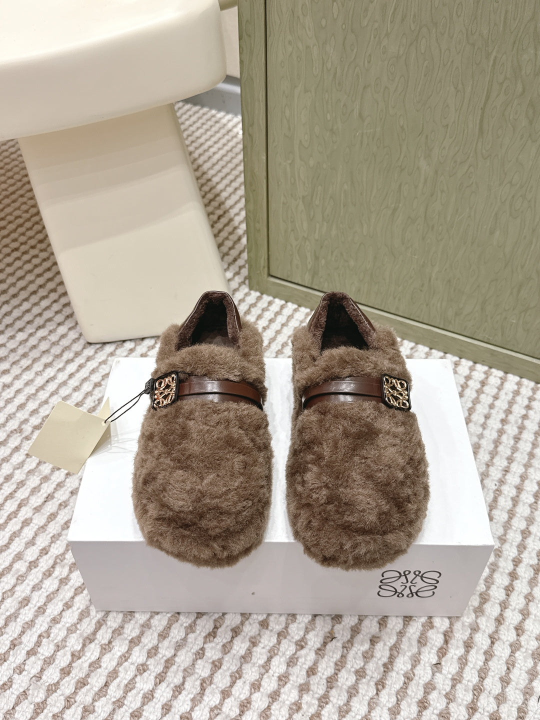 Loewe 2025 Slipper With A Buckle Strap Brown Fur Leather 556054