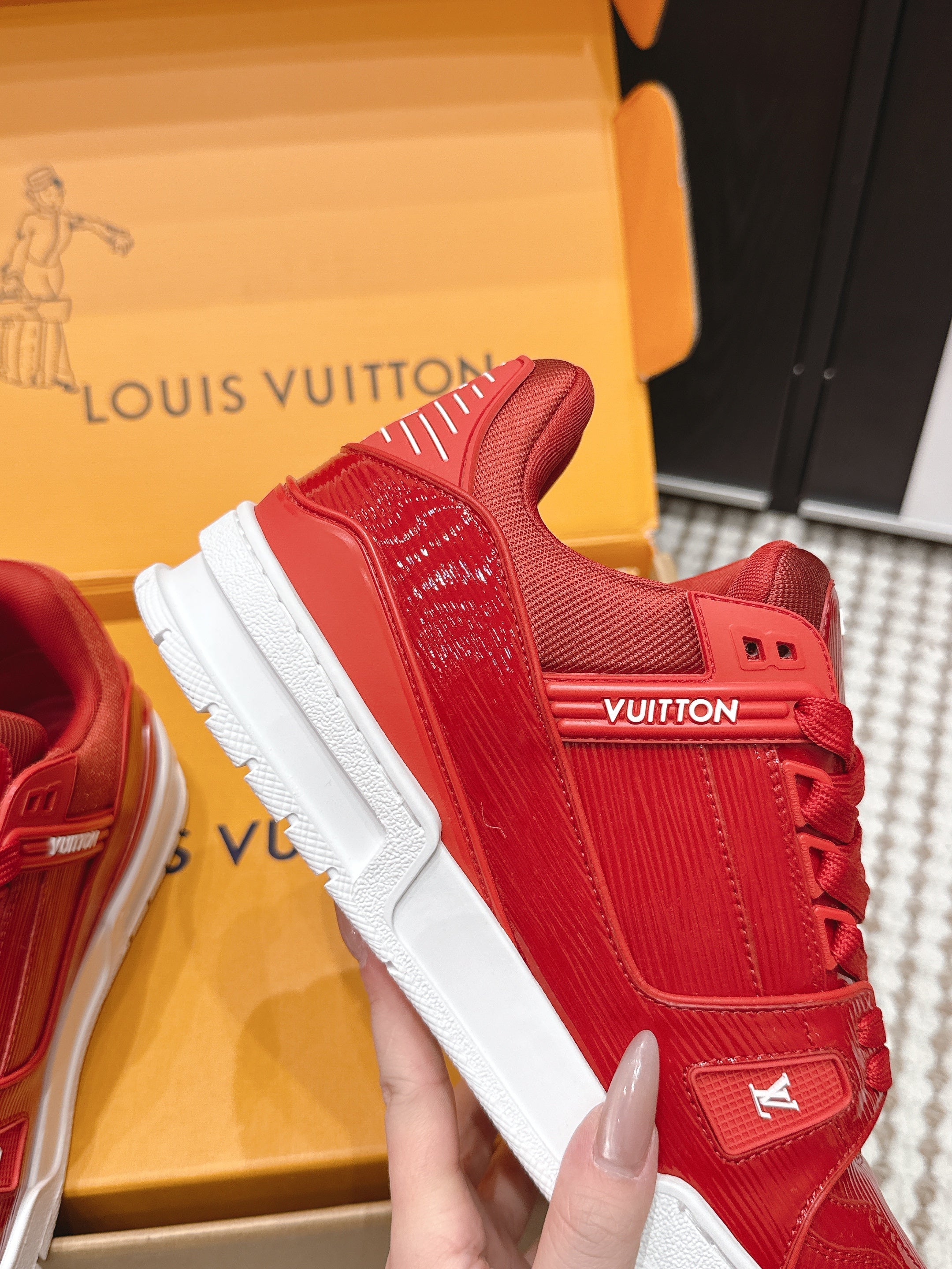 LV 26ss Trainer Sneakers Red Cowhide 657931