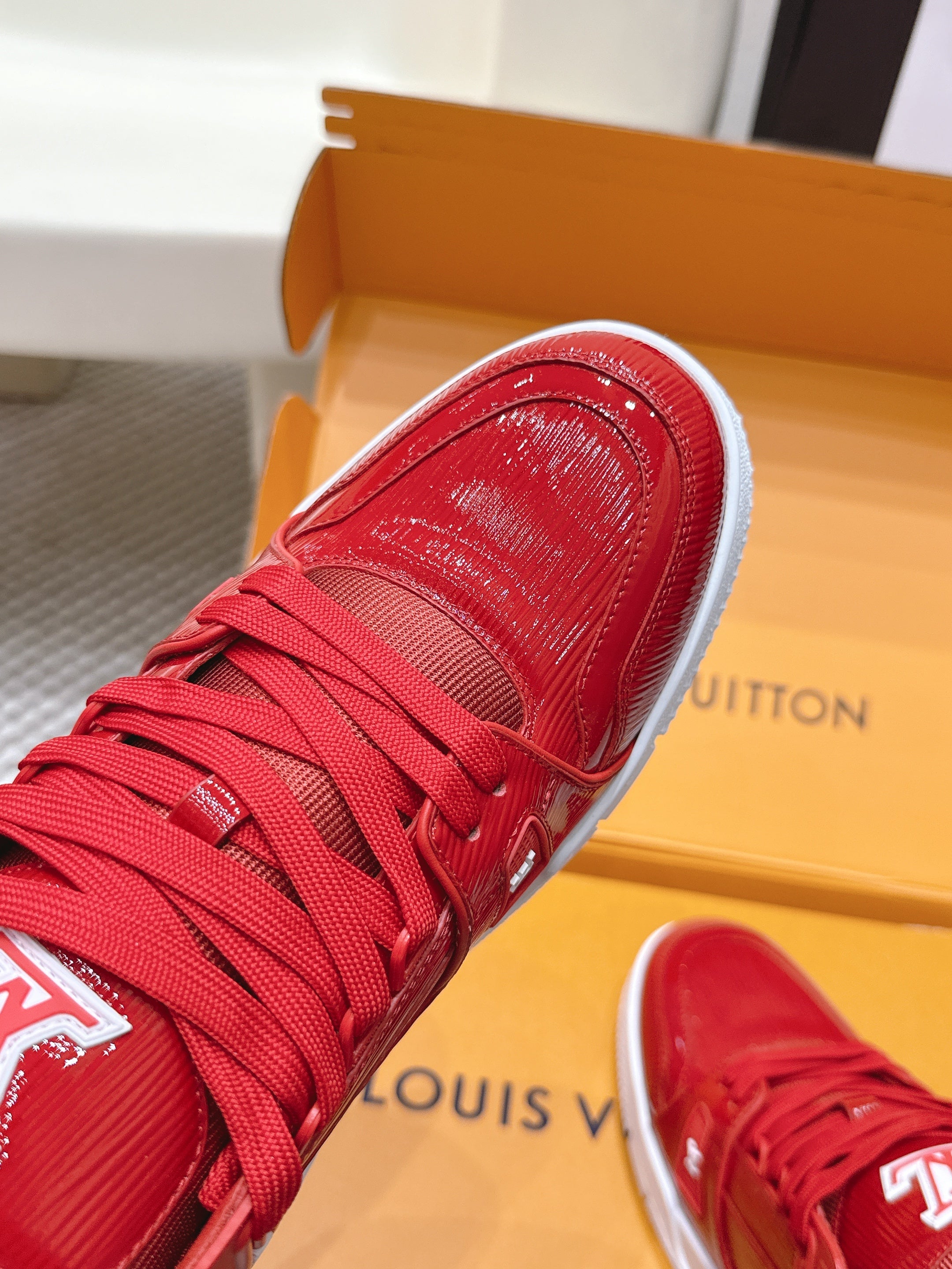 LV 26ss Trainer Sneakers Red Cowhide 657931