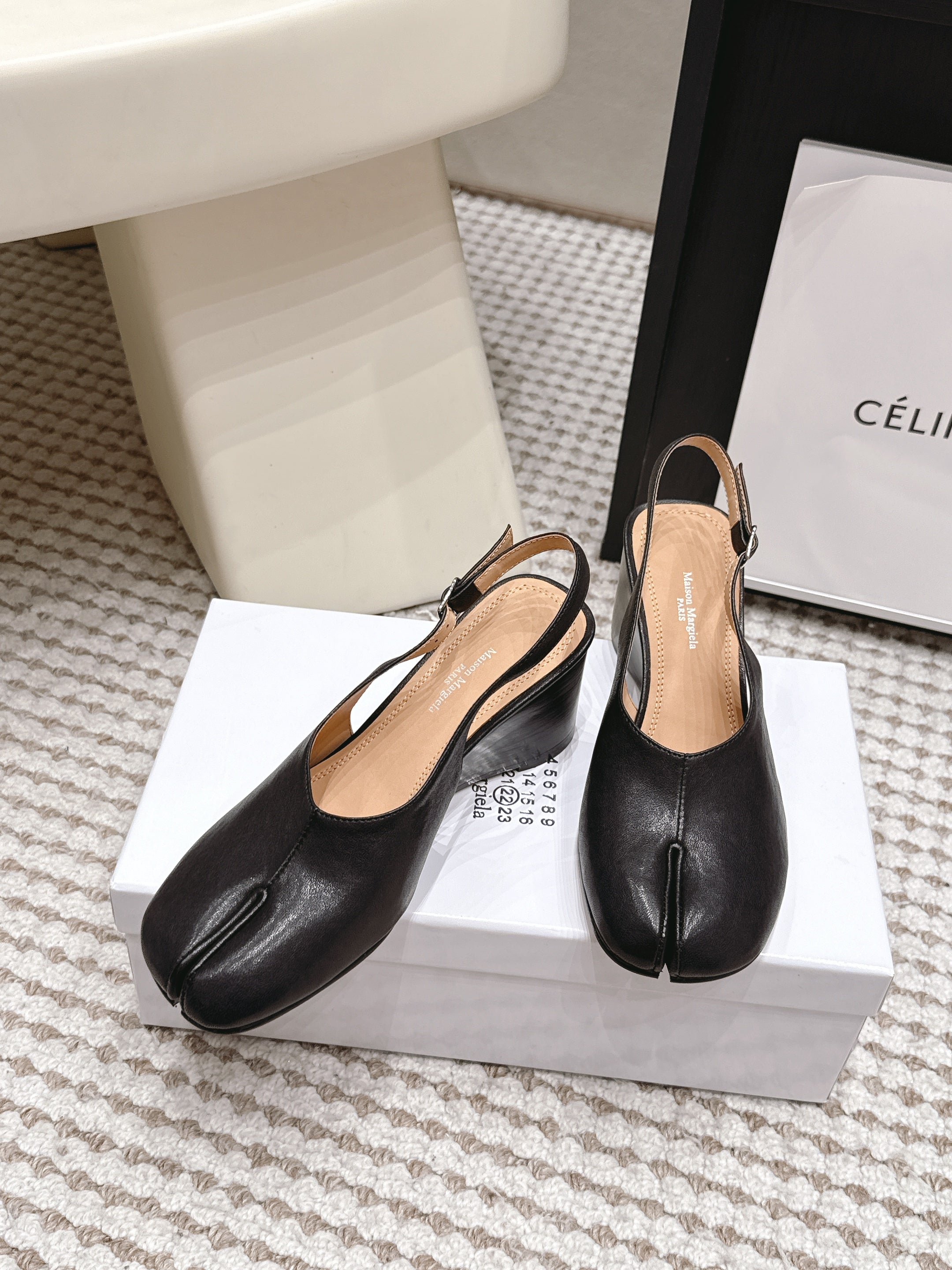 Maison Margiela 2026 Tabi Wedge Slingback 70mm Leather 931059