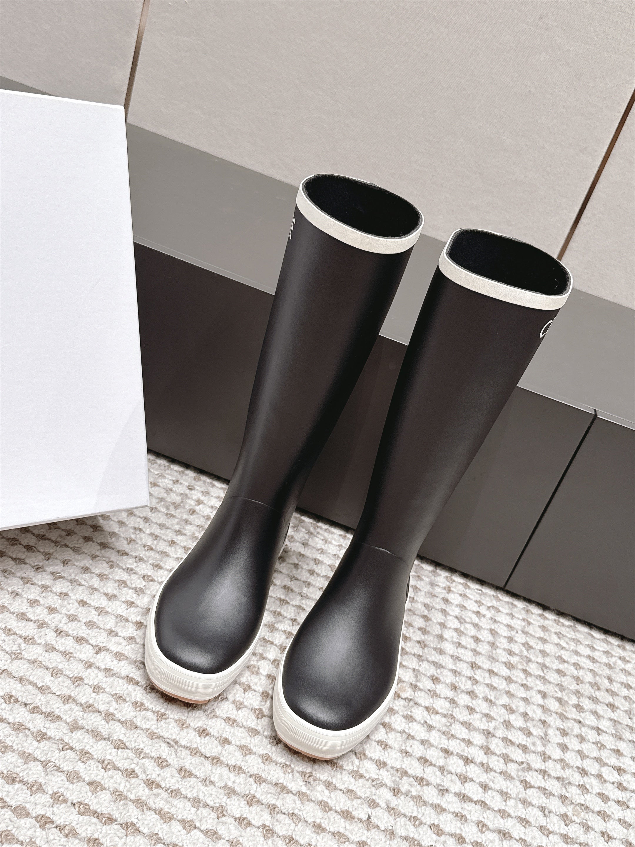 Celine 2026 Flat Rain Boots Rubber 990650