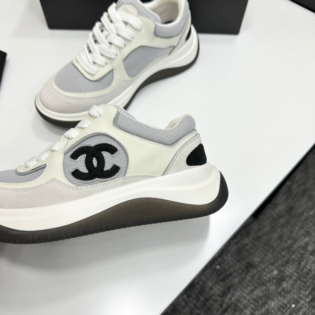 CC 26s Casual Sneakers White Gray Fabric Suede 626471