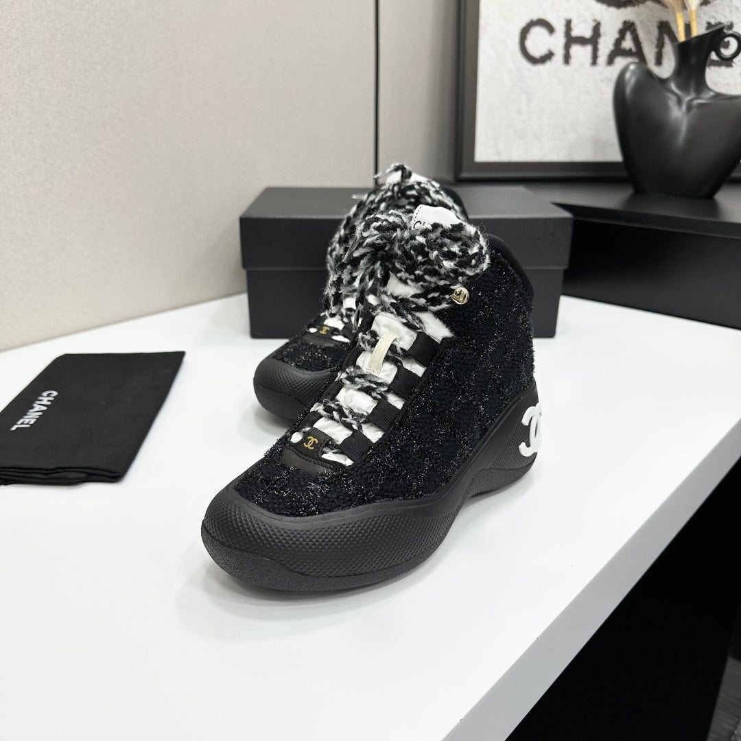 CC 26s Casual Sneakers Black Fabric Sheepskin 626368