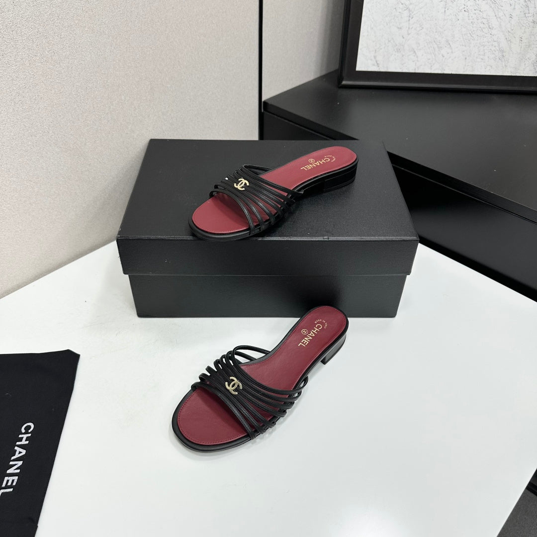 Channel 2026 Flat Slides Calfskin 894918