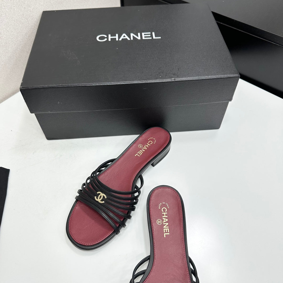 Channel 2026 Flat Slides Calfskin 894918
