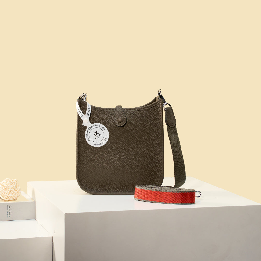 High-end Hermes 2026 Evelyne Bag 17cm Taurillon Clemence Leather 2