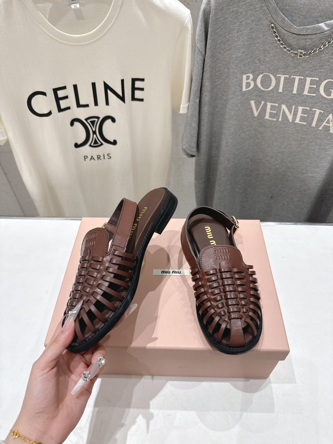 Miumiu 26ss Flat Sandals Brown Woven Cowhide 713122