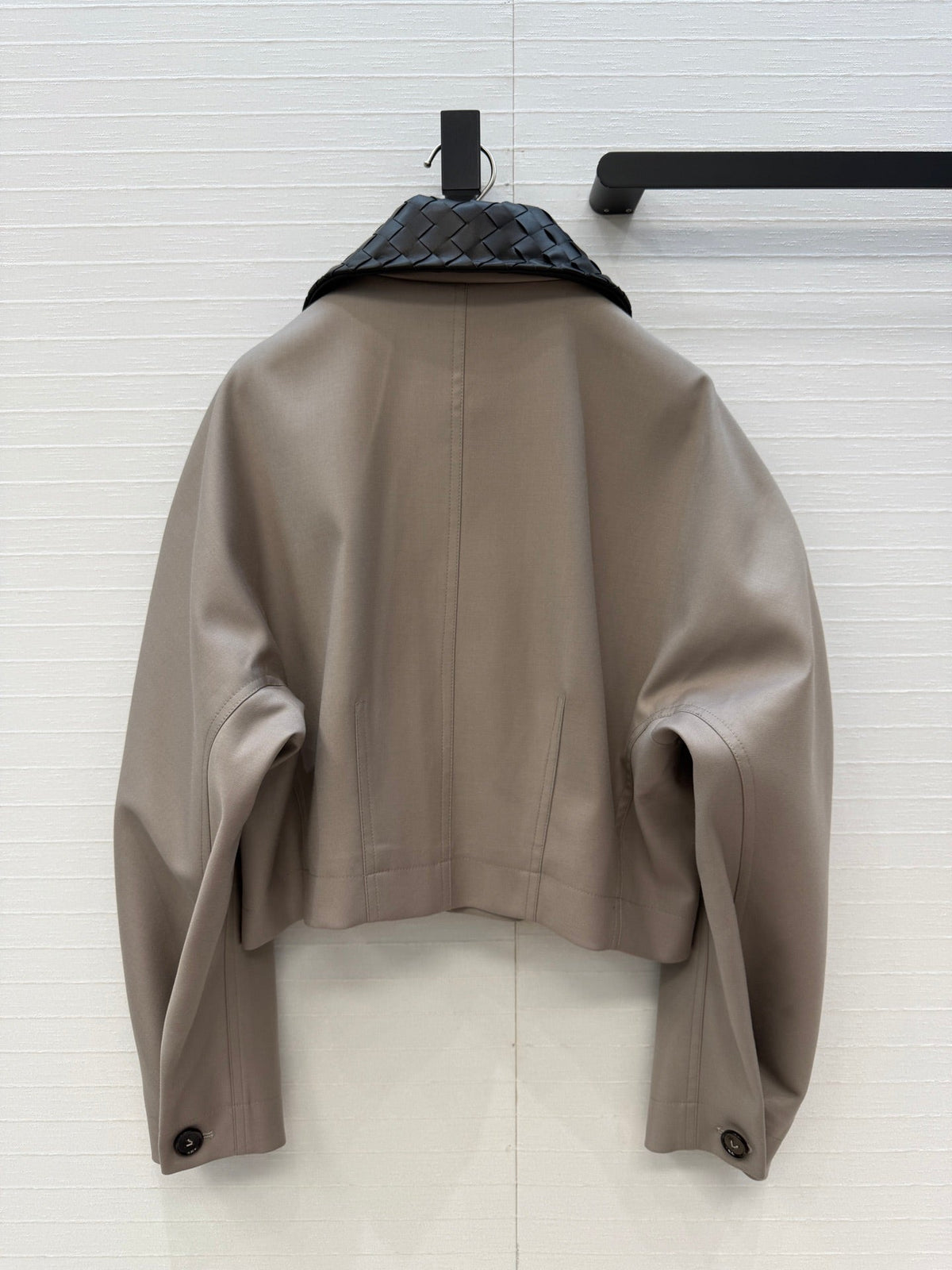 Bottega Veneta 2026 Cropped Jacket Taupe Cotton Leather 389758