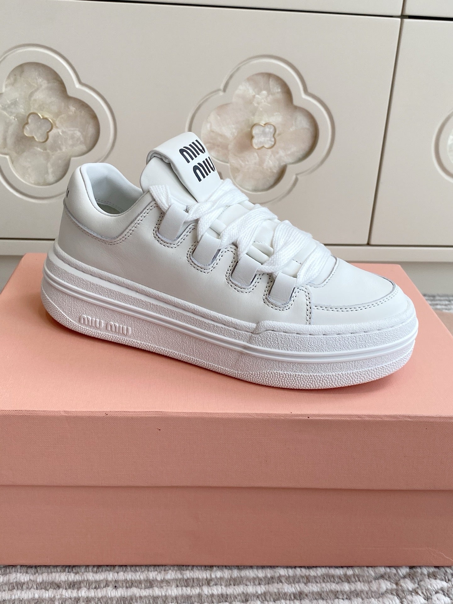Miumiu 2026 Classic Platform Lace-up Sneakers White Sheepskin 955665