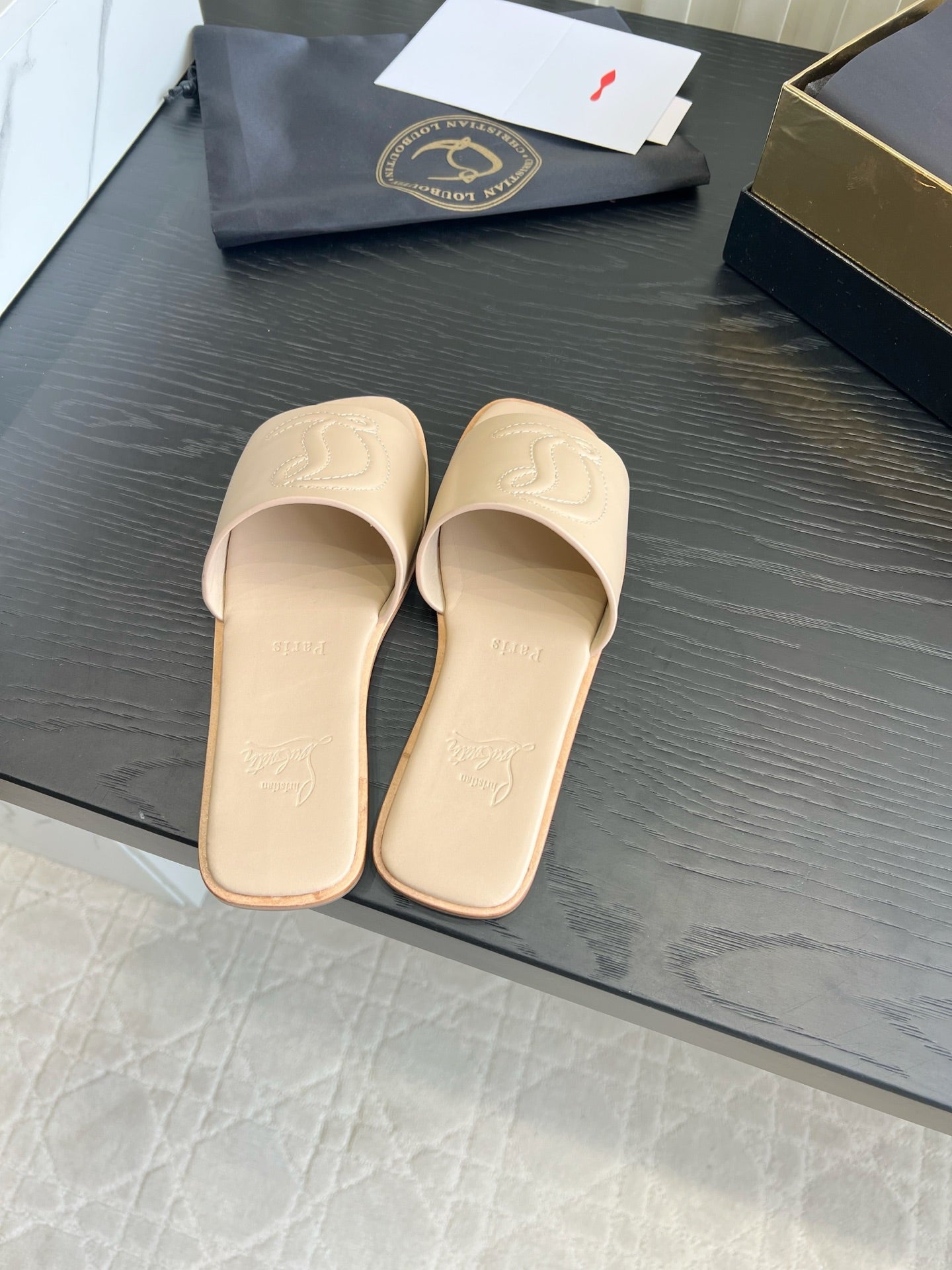Christian Louboutin Mule Flat Leather 851112
