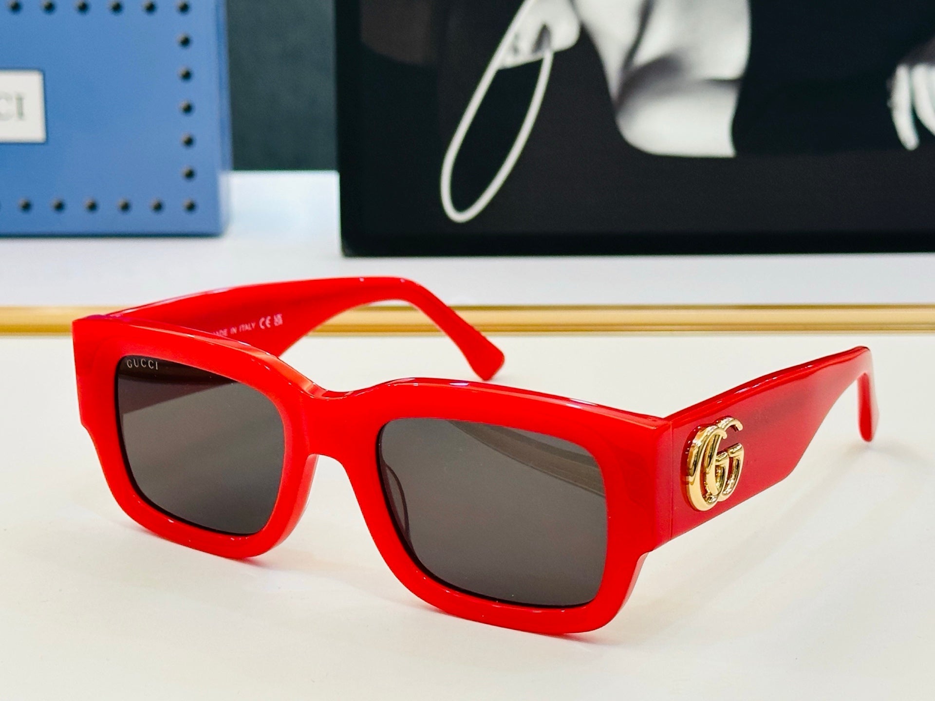 Gucci Sunglasses 677550