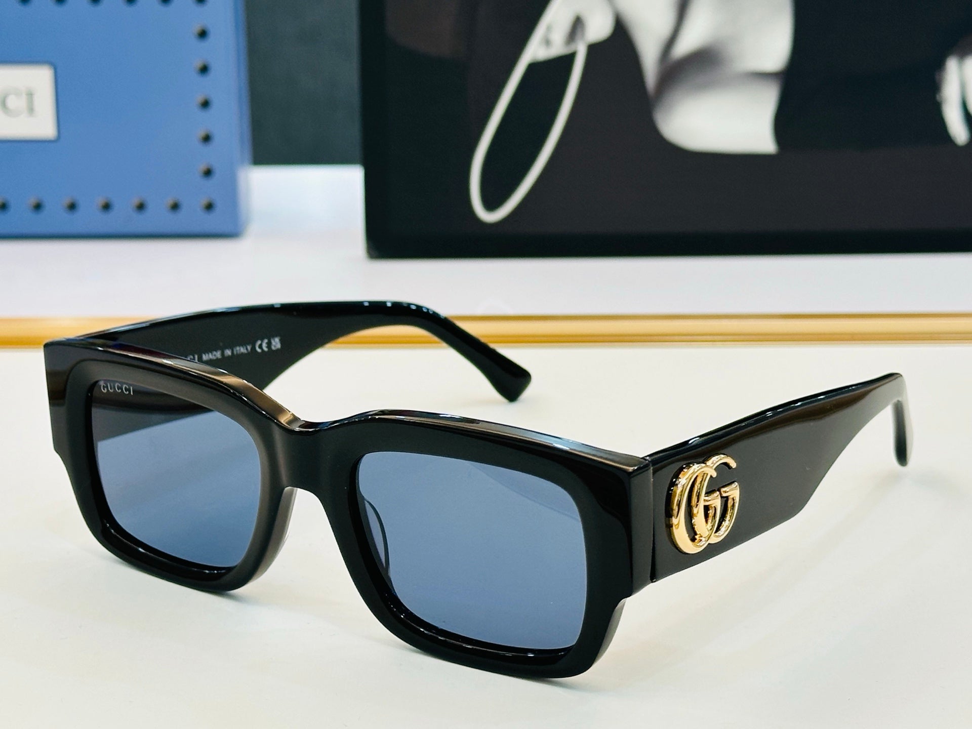Gucci Sunglasses 677550