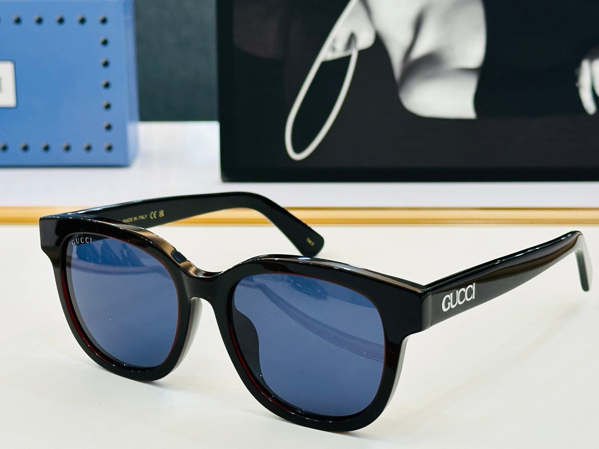 Gucci Sunglasses 692511