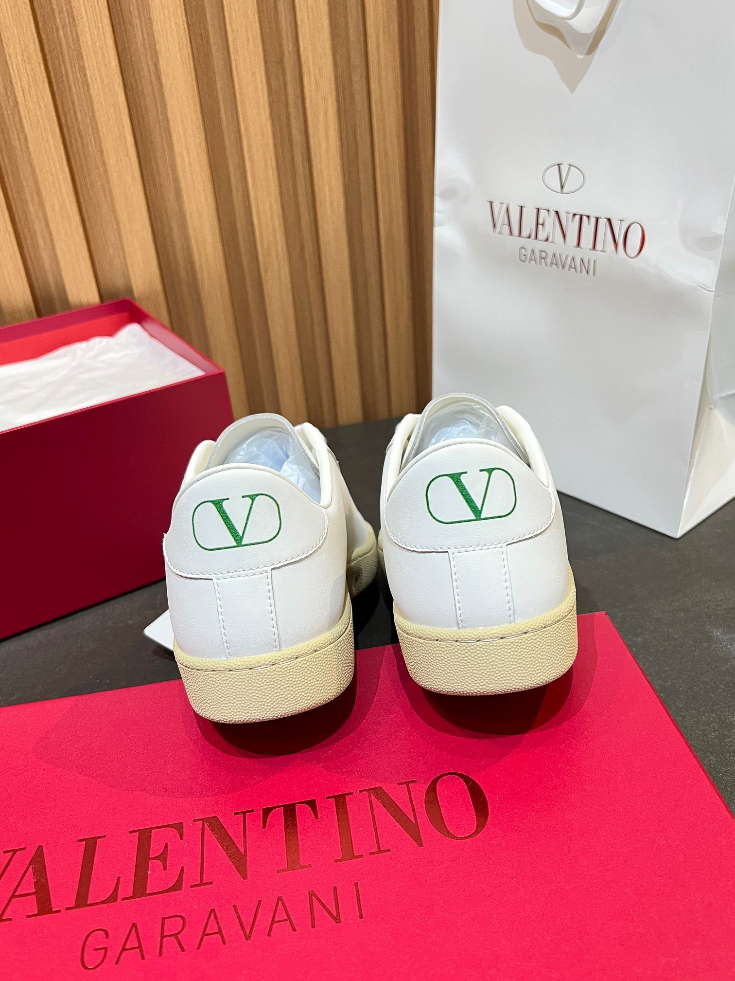 VT 25S  Casual Sneakers White Black Cowhide 563094