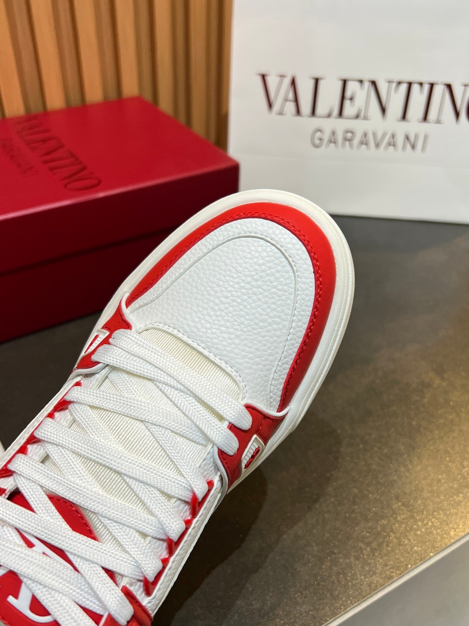 VT 25S Couple Sneakers White Red Calfskin 563110