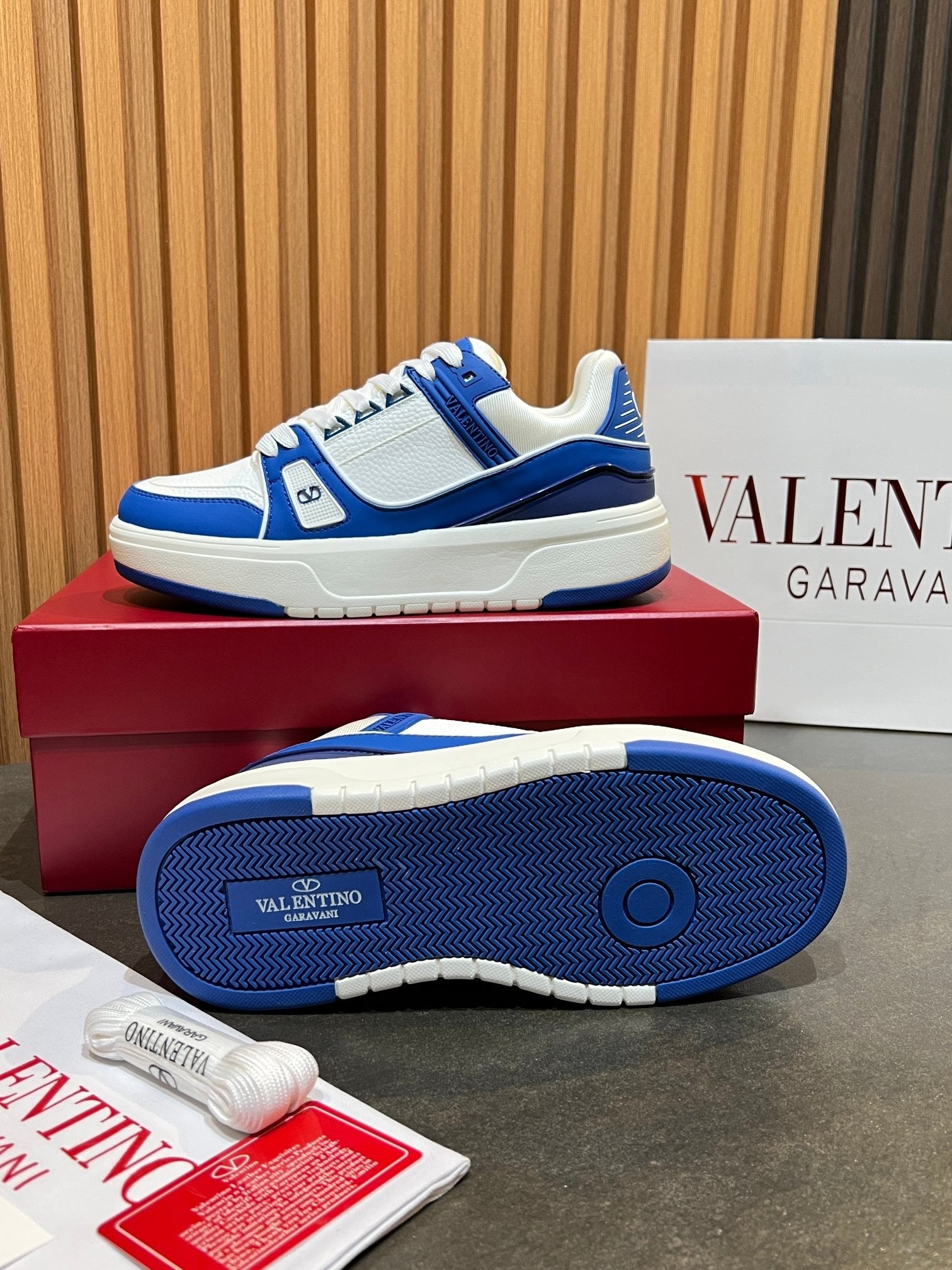 VT 25S Couple Sneakers White Blue Calfskin 563112