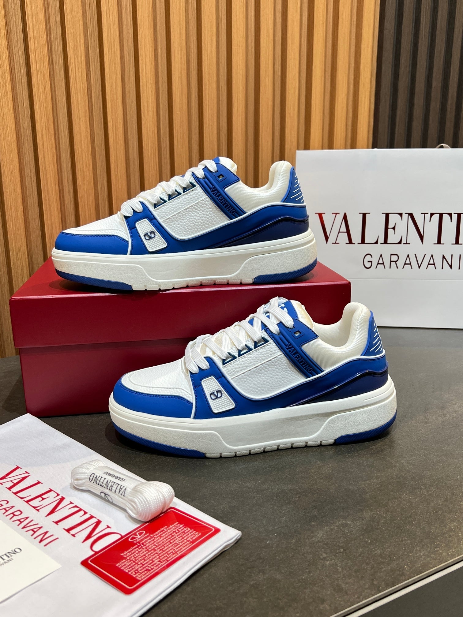 VT 25S Couple Sneakers White Blue Calfskin 563112