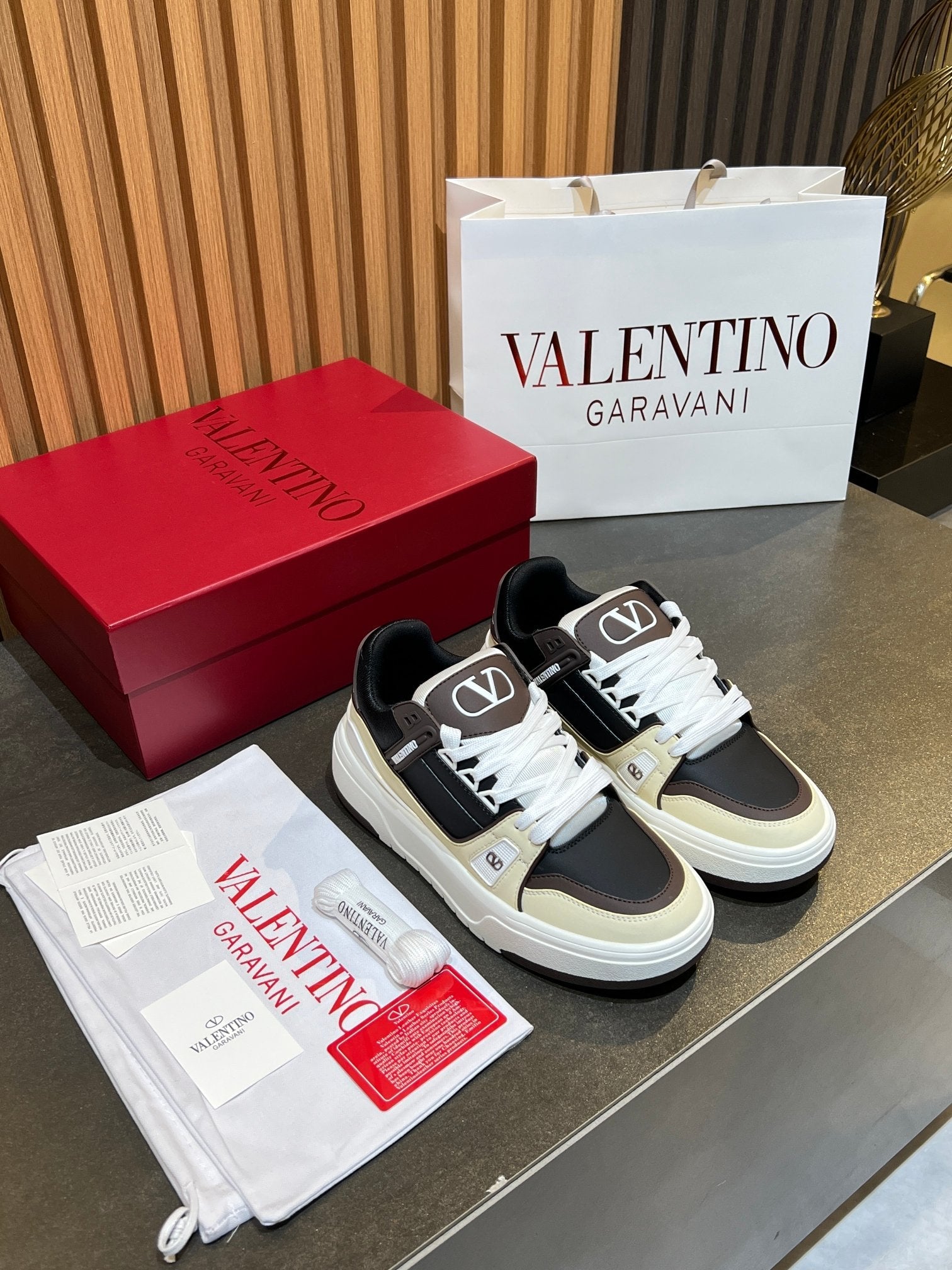 VT 25S Couple Sneakers Black Beige Calfskin 563118