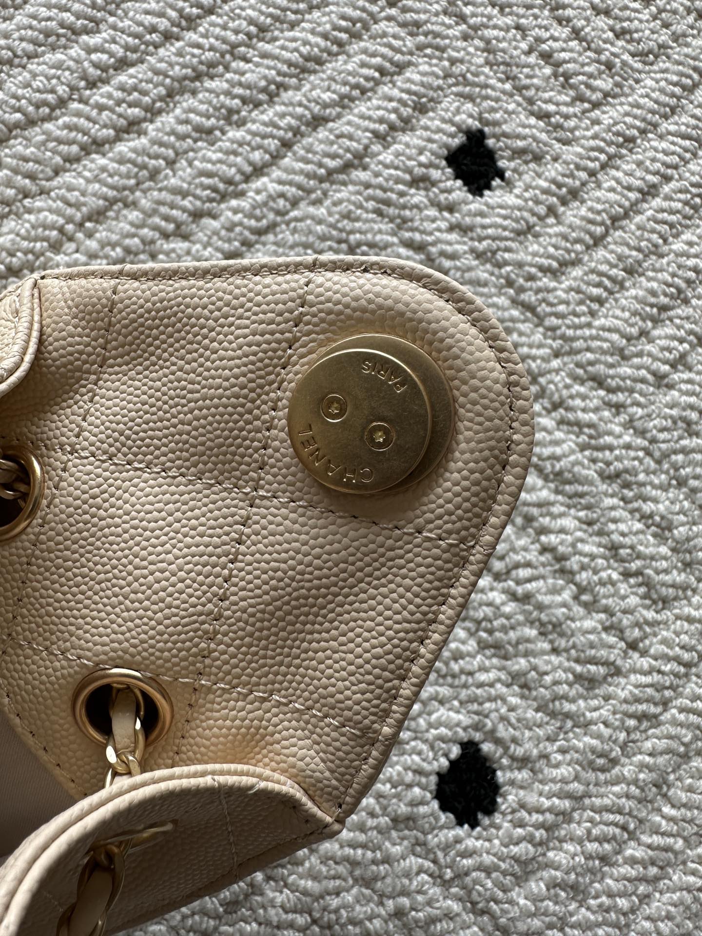 Chanel 25 Hobo Bag 22cm Beige Calfskin 286181